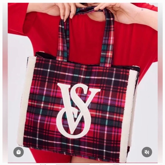 Victoria’s Secret Tartan Plaid Carryall Tote Bag NWT - Picture 2 of 7